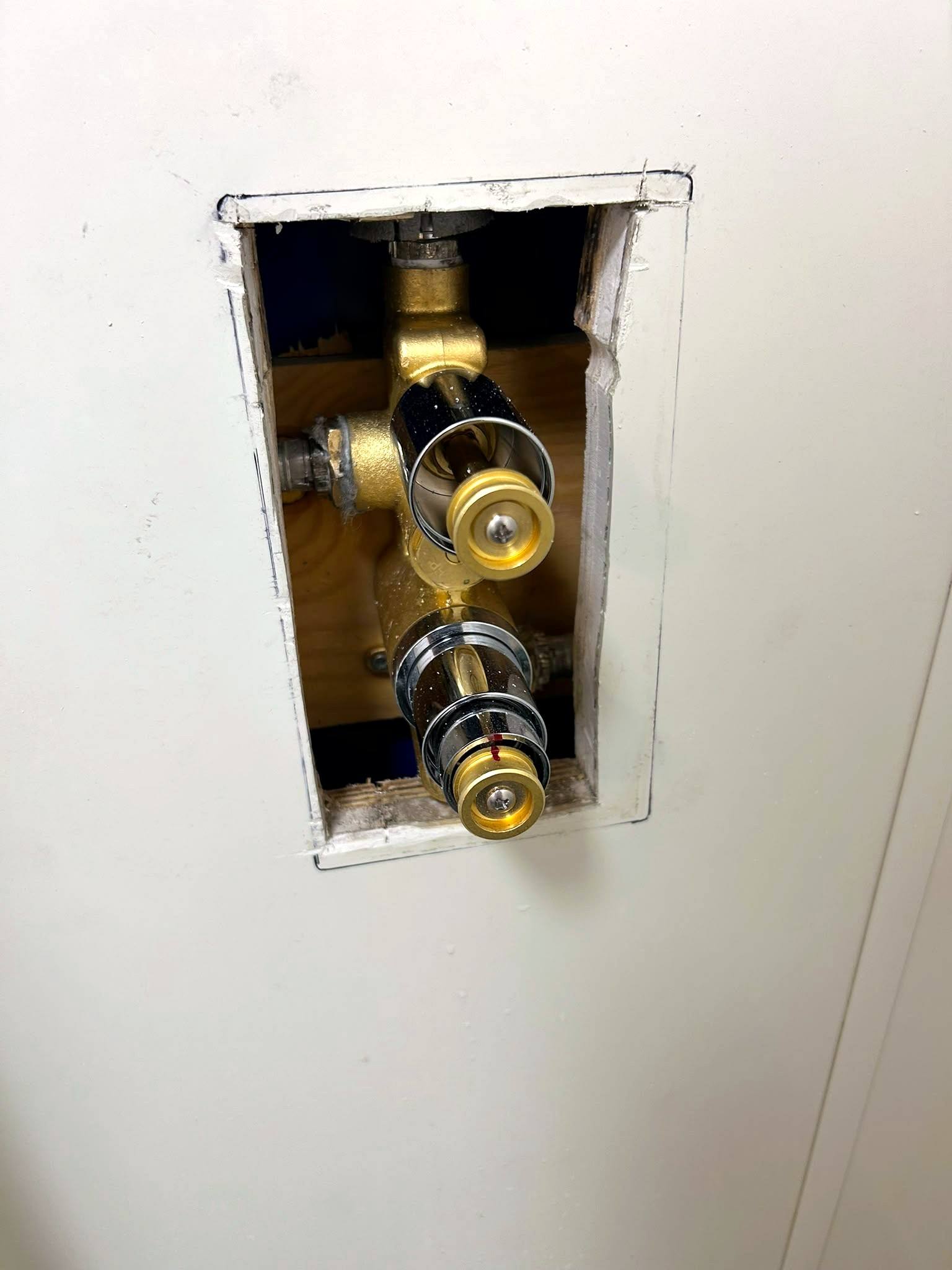 Concealed thermostatic shower valve, first fix