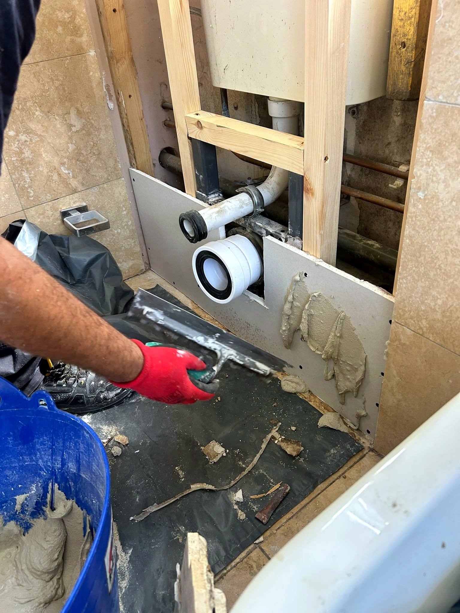 Fitting a concealed WC frame