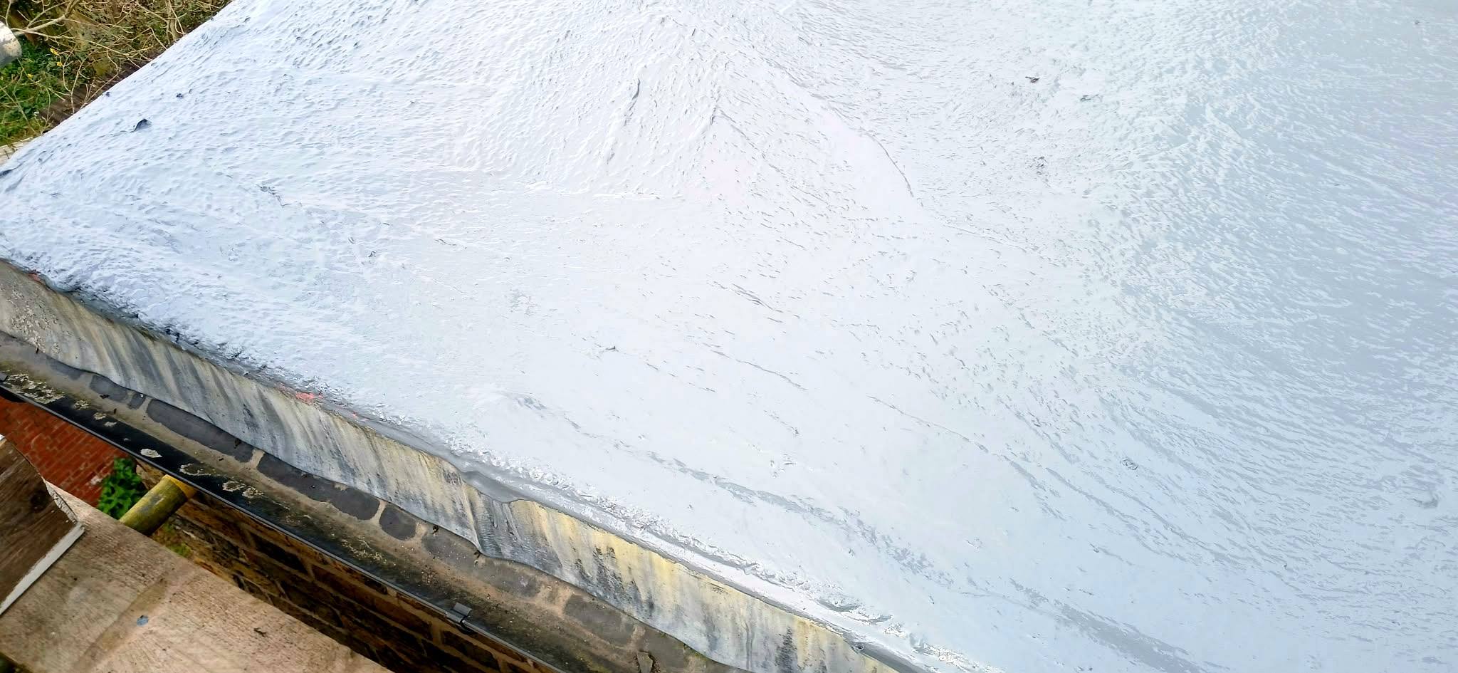 Flat roof edge detail